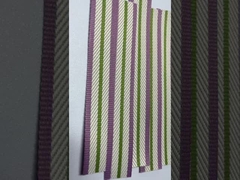 Ετικέτες ρούχων με εξατομικευμένο ύφασμα Τεχνολογία πλέγματος βελόνων Σιδήρου στην υποστήριξη Προσωπικά σχέδια