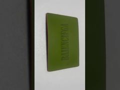 Μαύρη ετικέτα από δέρμα με ανάγλυφο για ανθεκτικά και κομψά προϊόντα τζιν