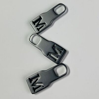 Woodpecker Bag Making Accessories Utilizing Die-casting Polishing Plating Techniques for Consistent and Attractive Finish