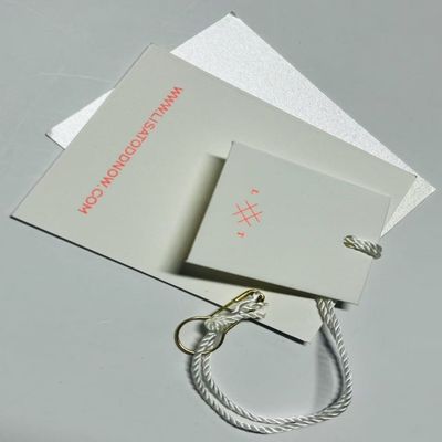 Πλήρες χρώμα Αειφόρο χαρτί ρούχα Jacket Hang Tag Custom